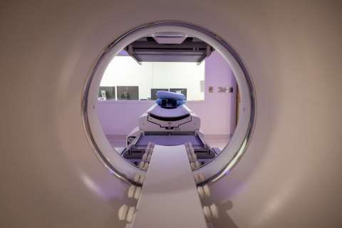 Radiation therapy chamber