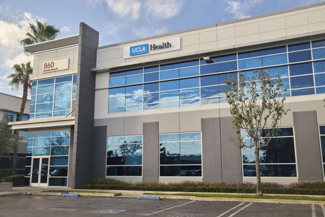 Front of El Segundo radiation oncology clinic.