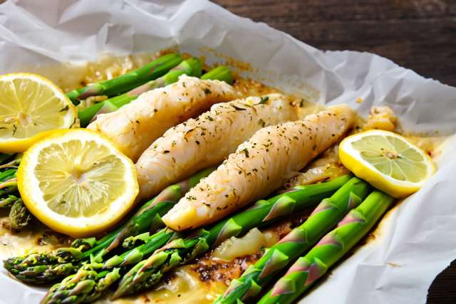White Fish with Asparagus