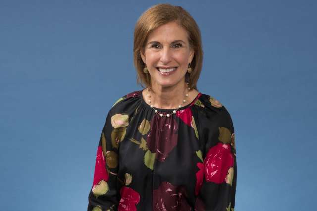 Dr Beth Karlan