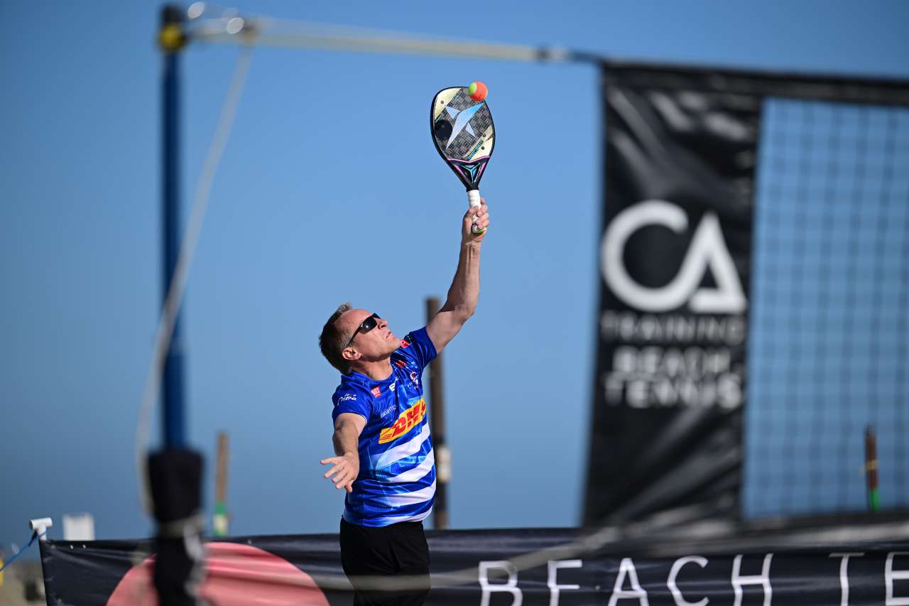 Jens Rosmus plays beach tennis.