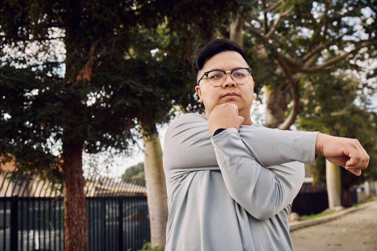 Dayle Silverio stretches.