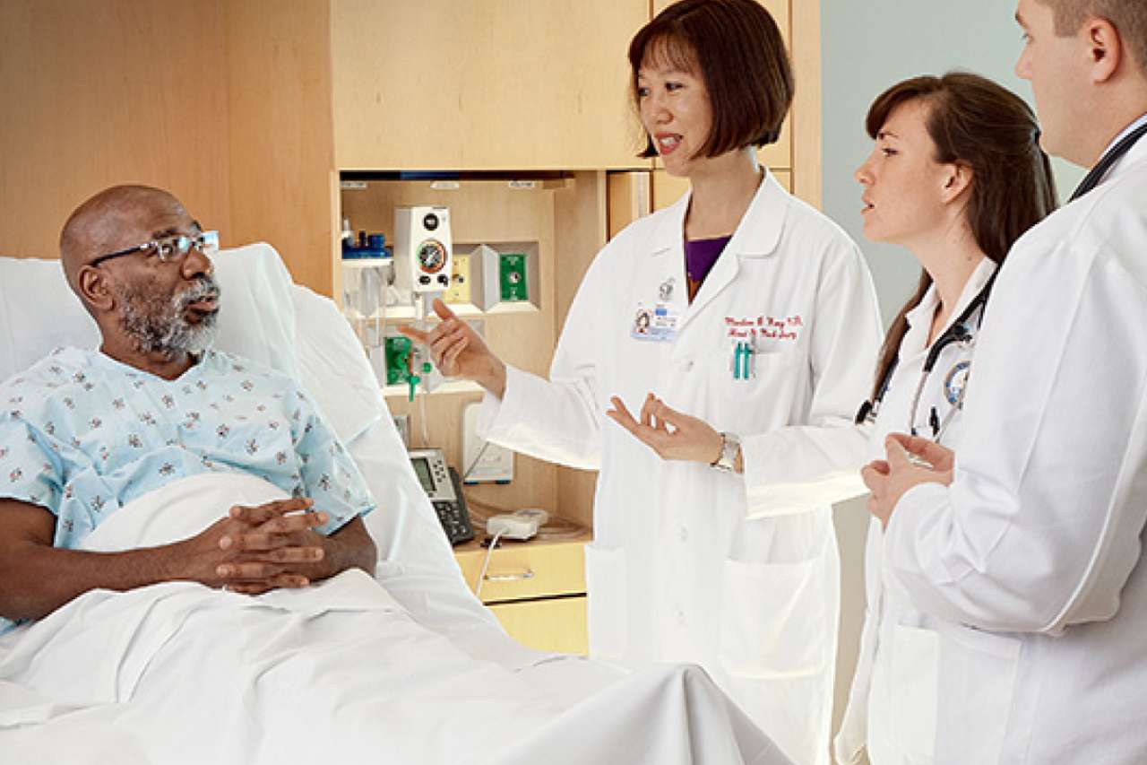Kidney doctors with patient