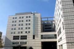 Entrance of Ronald Reagan UCLA Medical Center