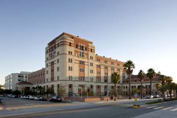 Exterior of UCLA Santa Monica facility