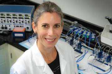 Dr. Muriel Larauche