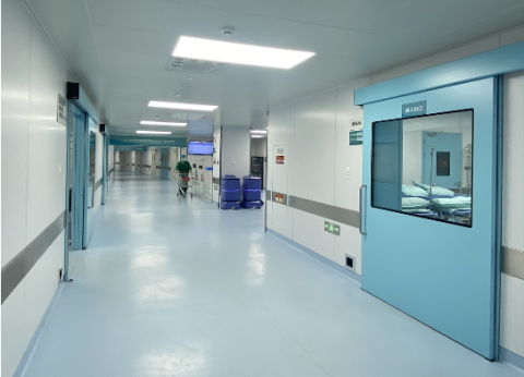 Wide hospital doors at Hangzhou