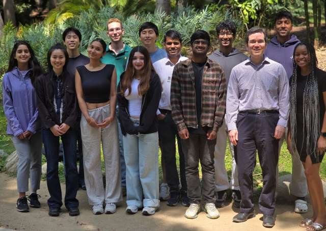 Jacobs lab members group photo standing outside