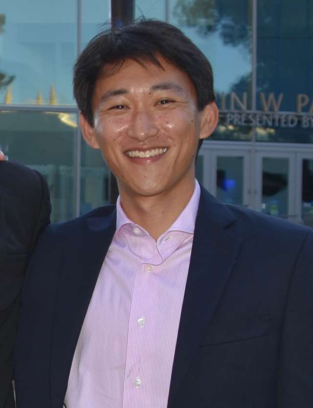 Edward Mei, MD smiling for a photo