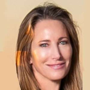 Jolie Busch, Board Member