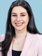 Dr. Natalie Nabaty smiling at the camera