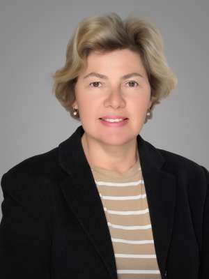 Maria Romanova Headshot