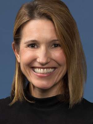 Headshot of Kelli Sargent