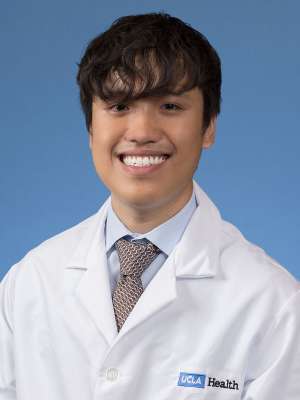 A headshot of Ethan Han, MD