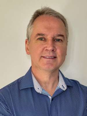 Headshot of Stephen Murray