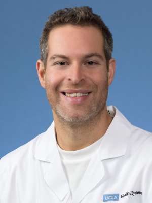Dr. Avi Samelson head shot