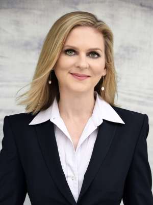 Larissa J. Mooney, MD