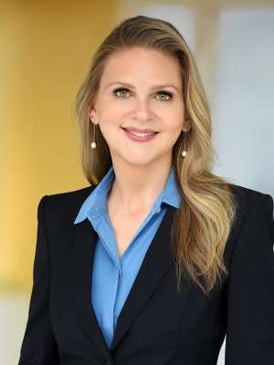 Larissa J. Mooney, MD