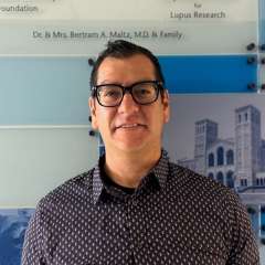 Headshot of Gabriel Valdivia.