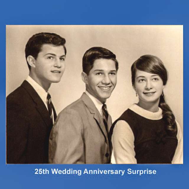 Black and white photo of 3 children